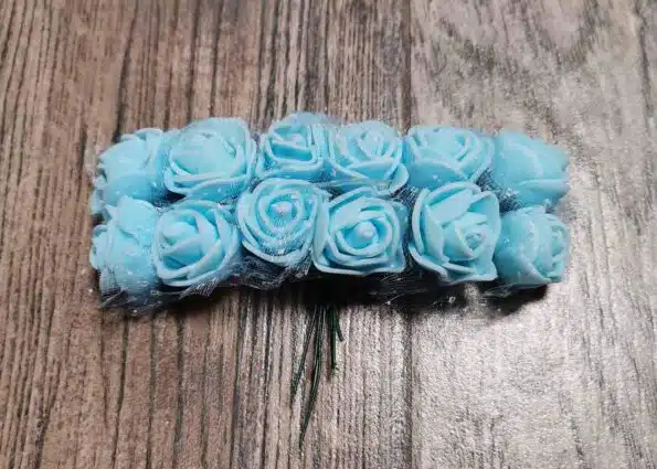 buket-rozi-svetlo-sin