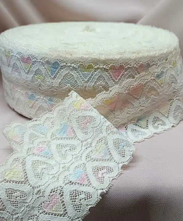 elastichna-dantela-cvetni-sarca