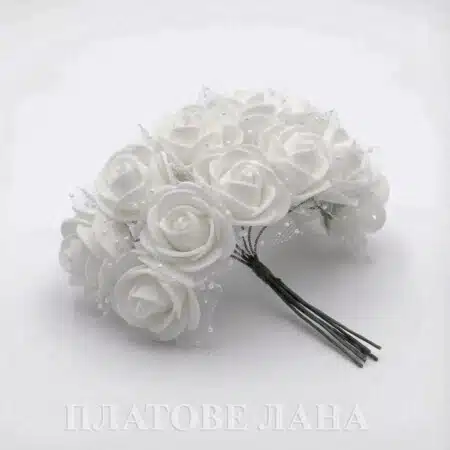 buket-rozi-s-drazhki-byalo